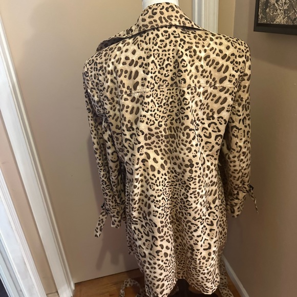 Dana Buckman animal print jacket. Size 14.. - Picture 2 of 11